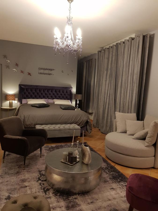Deluxe King Suite